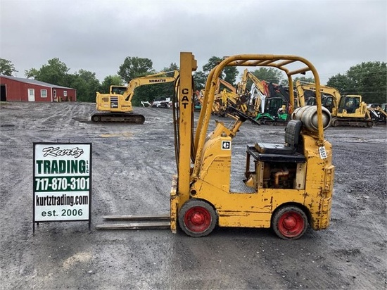 1986 TOWMOTOR 422SLP4015 FORKLIFT