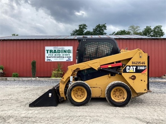2015 CATERPILLAR 236D SKID STEER LOADER