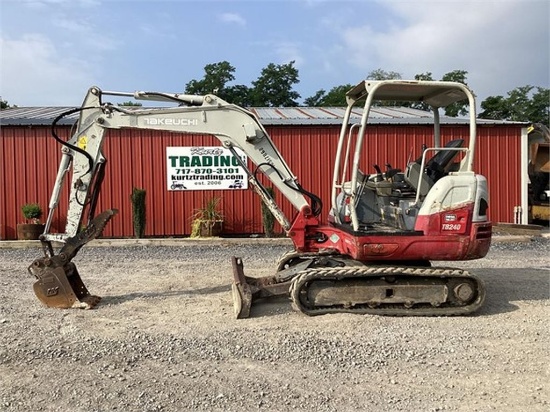 2018 TAKEUCHI TB240 MINI EXCAVATOR