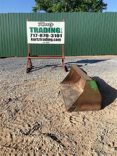JOHN DEERE 72" BUCKET