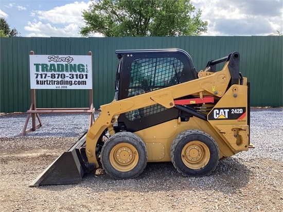 2019 CATERPILLAR 242D SKID STEER LOADER