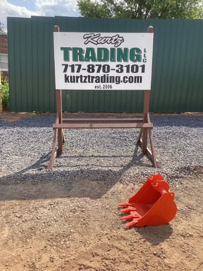 KUBOTA 18" EXCAVATOR BUCKET