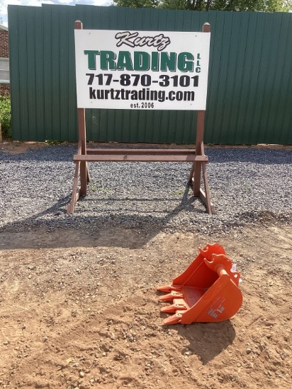 KUBOTA 18" EXCAVATOR BUCKET
