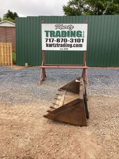 BOBCAT 66" BUCKET