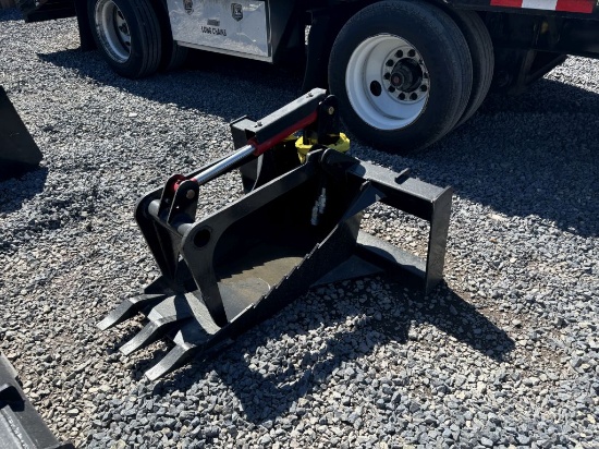 WILDCAT STUMP BUCKET WITH GRAPPLE
