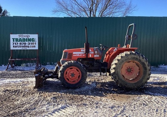 2004 KUBOTA M4900 FARM TRACTOR