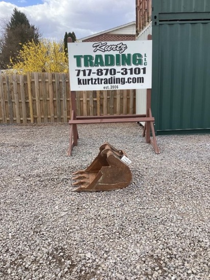 24" EXCAVATOR BUCKET