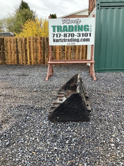 BOBCAT 72" BUCKET WITH TEETH
