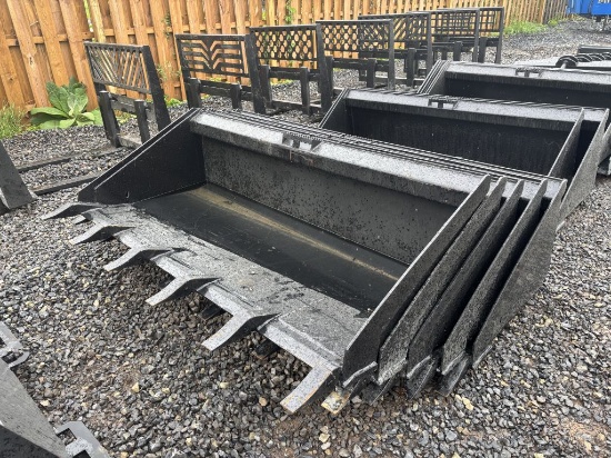 WILDCAT 80" BUCKET WITH TEETH