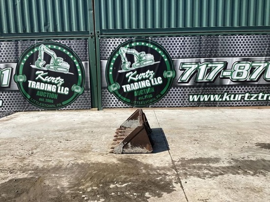 BOBCAT 68" TOOTH BUCKET