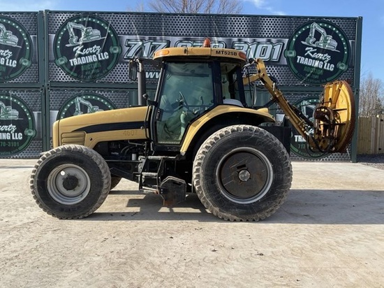 2011 CHALLENGER MT525B TRACTOR