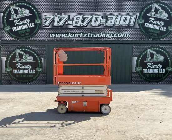 2017 Snorkel S3226e Scissor Lift