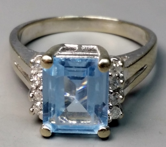 14k White Gold Ring w/ Light Blue Center Stone