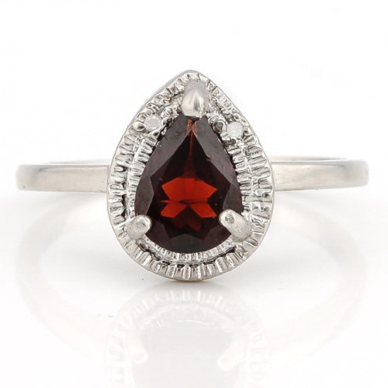 1 1/2 CARAT GARNET & DIAMOND 925 STERLING SILVER RING