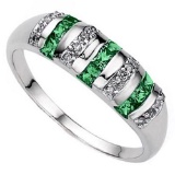 14K EMERALD & WHITE DIAMOND 0.81 CTW Ring