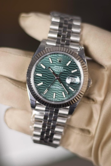 Brand New Oysterperpetual Datejust 41 mm Comes with box and papers