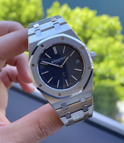 Used Audemars Piguet Royal Oak 41mm comes with box and papers
