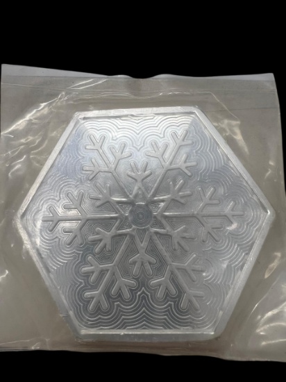 10oz Hexagon Silver Snowflake