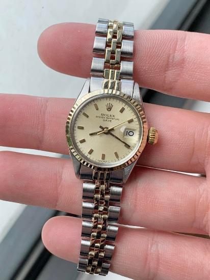 Used 26mm Ladies Datejust Oysterperpetual Two-Tone comes with box and appra