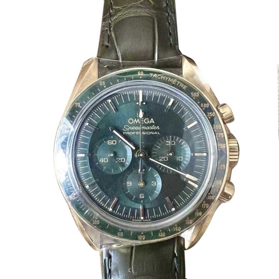Omega Gold Speedmaster Comes with Box and Papers