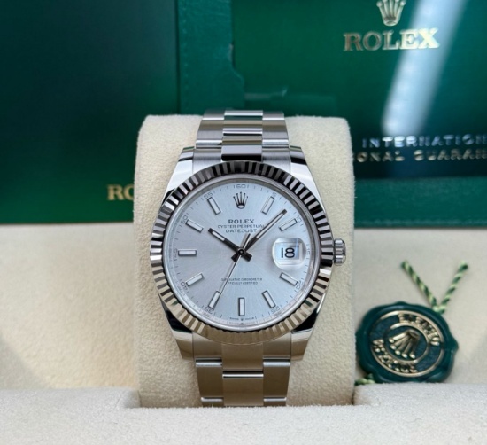 Rolex Oysterperpetual Datejust 41mm Fluted Oyster Bracelet Comes with Box &