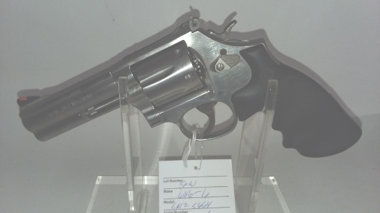 S & W 686-6 357MAG Revolver