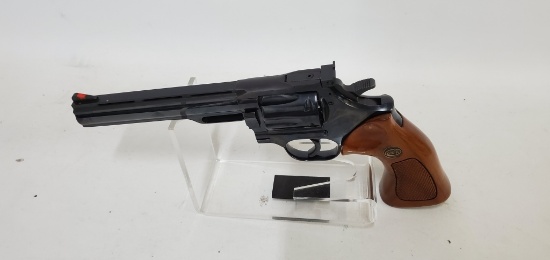 Dan Wesson 15-2V 357mag Revolver