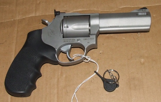 Taurus Tracker 44 Mag revolver