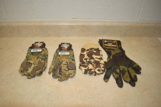 3 Pr Wells Lamont Gloves & 1 Pr Quaker Long Paws