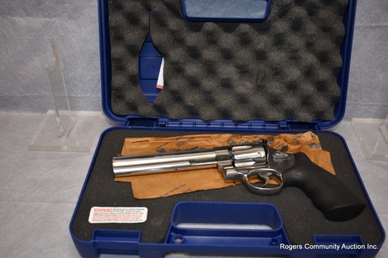 Smith & Wesson 629-6 44 mag Revolver