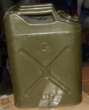 US 5 Gallon Gas Can