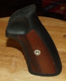 Ruger GP 100 Pistol Grip & Screw