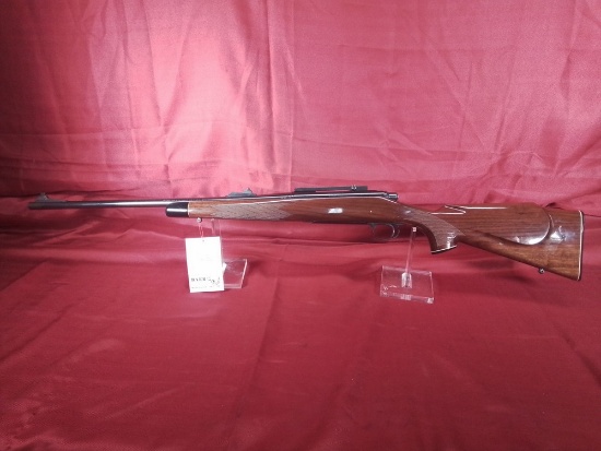 Remington 700 Deluxe 270 Win Rifle