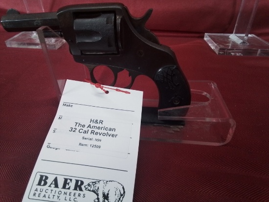 H&R  The American  32 cal  Revolver