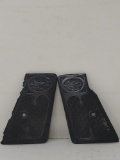 Set Savage pistol grips