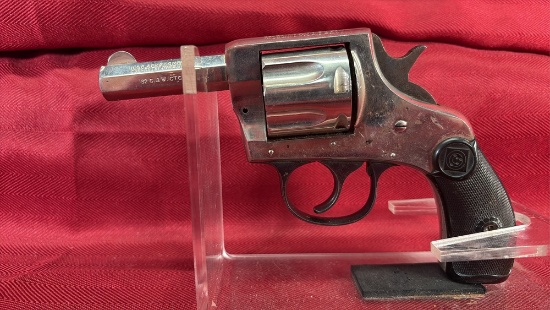 H&R  04  32 S&W  Revolver