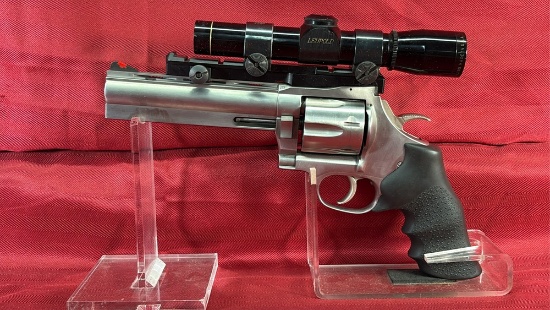 Dan Wesson  44  44 Mag  Revolver