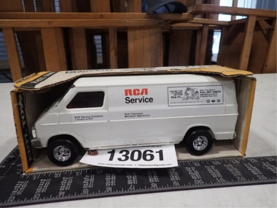 Ertl "RCA Service Company" Delvery Van (in Box)