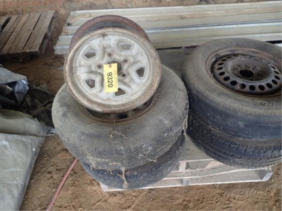 4 Tires & Rims w/ Mud Flaps