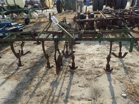 John Deere 2 Row Cultivator - 3 Point Hitch