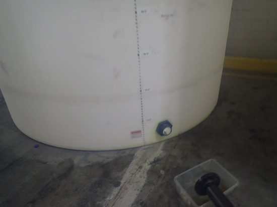 8400 Gal Poly Tank Upright