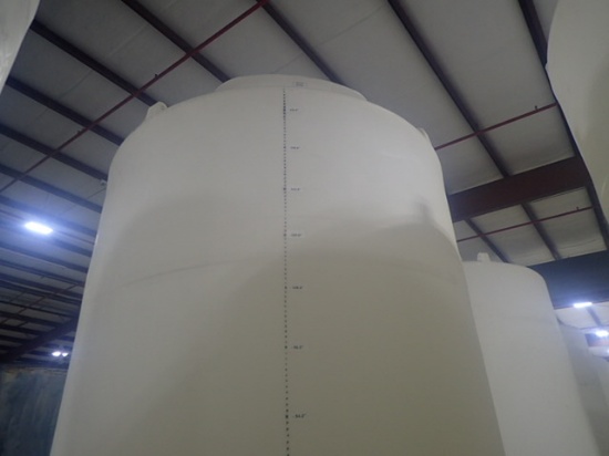 8400 Gal Poly Tank Upright