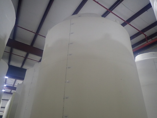 8400 Gal Poly Tank Upright