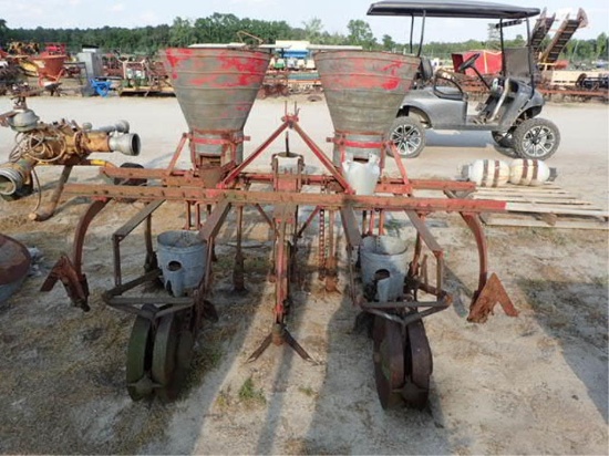 2 Row Cultivator - 3 Point Hitch