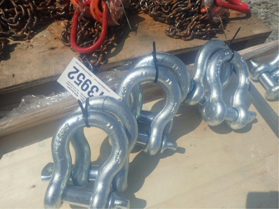 (2) 1-1/8" Bow Shackles Load Limit 9.5T