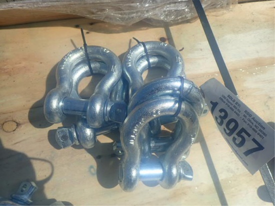 (2) 1-1/8" Bow Shackles Load Limit 9.5T
