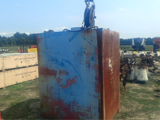 Fuel Tank with Hose Spool