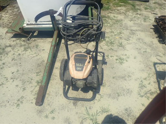 Work Force 2500 psi Pressure Washer Running