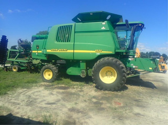 John Deere 9550 Combine - 2WD - Field Ready
