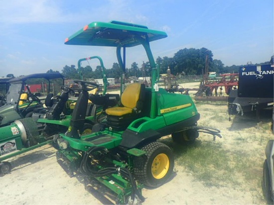 John Deere 7200 A Reel Mower w/ Canopy & Fan
